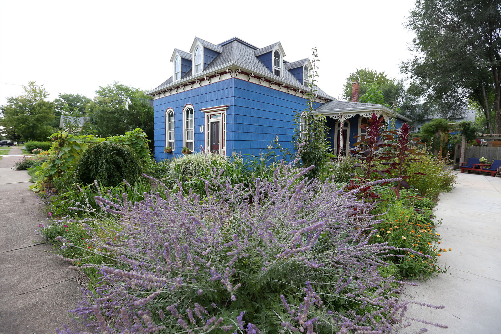 Outdoor Spaces: City of Tonawanda garden